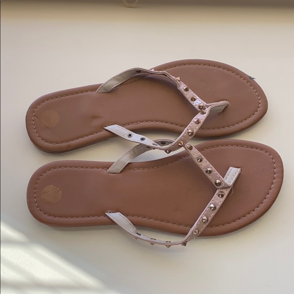 Assorted Sandal Bundle - Picture 3 of 7
